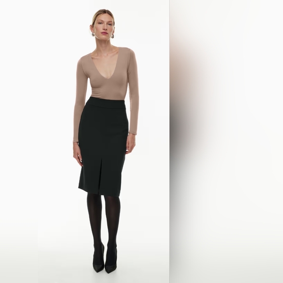 Aritzia Babaton Contour V-Nevk Long Sleeve Bodysuit - Deep Taupe - Picture 4 of 7